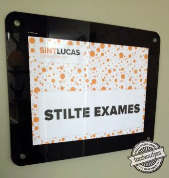 Column: ‘De Taalverloederaar’ slaat toe: vijf doden tijdens schrijftoets