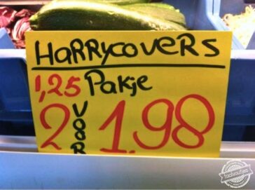 Wat zou er op z’n repertoire staan? De Sperzie Girls? Boon Hermans?