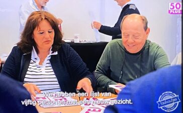 De plastisch chirurg maakt overuren.