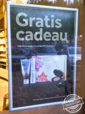 Ik vermaak me kosteloos.