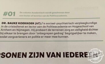 Die klokt elke dag op tijd uit.